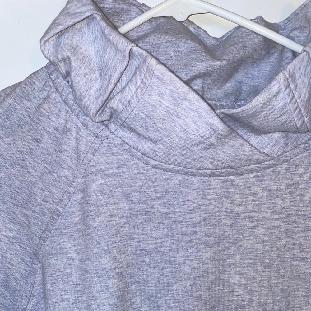 Lululemon crew neck - size medium
